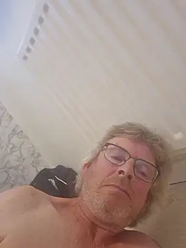 הופעת וובקאם של SeraphUK21