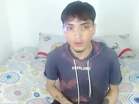 flaco23_latino webcam show