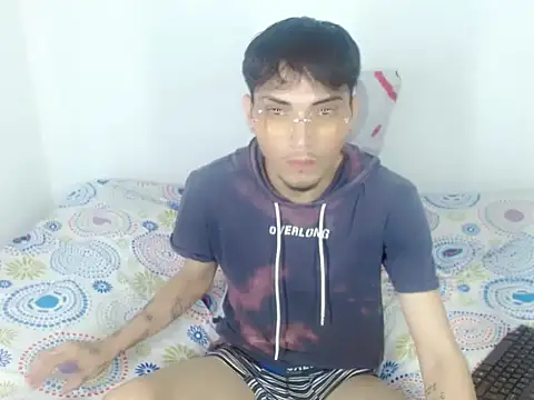 Show modela flaco23_latino na web-kameri