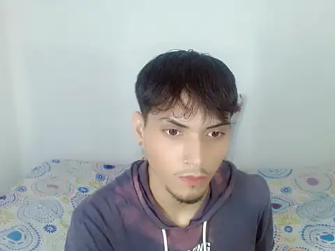 Show modela flaco23_latino na web-kameri