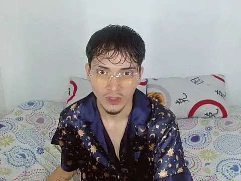Show modela flaco23_latino na web-kameri