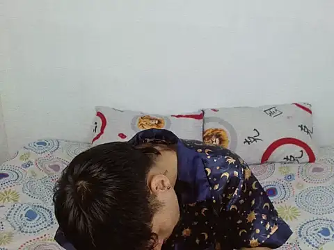 flaco23_latinoのウェブカメラショー