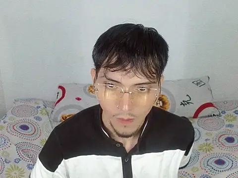 flaco23_latino's Webcam Show
