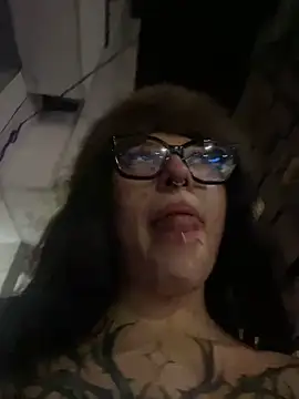 MennaLee_ élő XXX-chatje