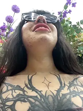 צ'אט XXX בשידור חי של MennaLee_