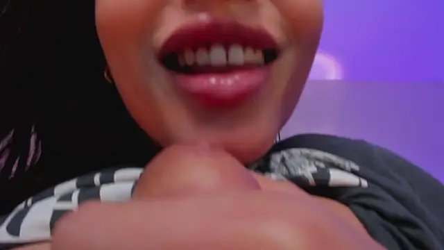 Susy_Doll1: διαδικτυακό σόου στην κάμερα