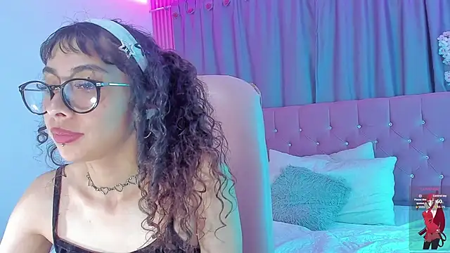 Pokazy przed kamerką – Sarah_Moon1