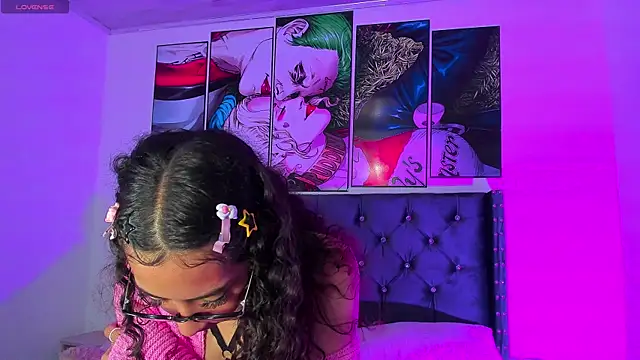 Sarah_Moon1 live XXX chat