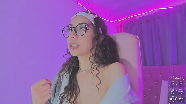 Chat +18 de Sarah_Moon1 ao vivo