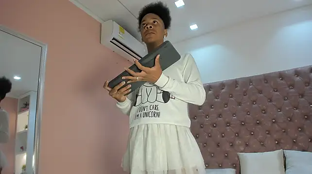 TenderTeacher: вебкам-шоу