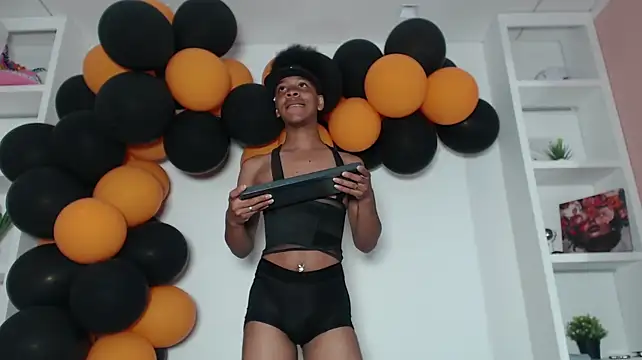 Show modela TenderTeacher na web-kameri