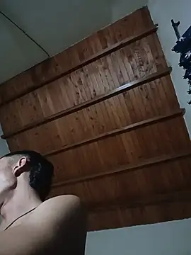Вебкам-шоу huevoduro69