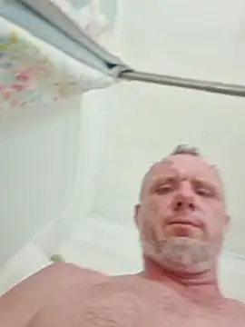 sneakypeteyo1 Show Webcam