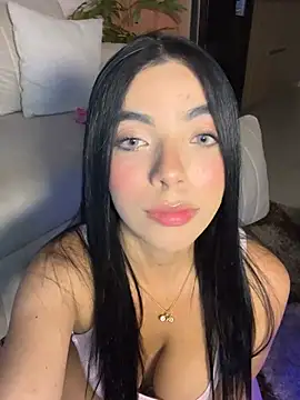 Mila_3のライブXXXチャット