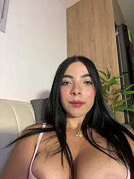 Mila_3 live XXX chat