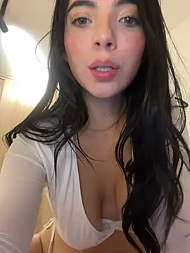 Mila_3's Live XXX Chat