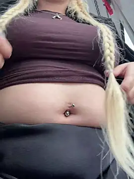 הופעת וובקאם של Elfi_InPublic