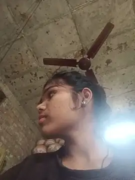 kajal66RR Pertunjukan Webcam