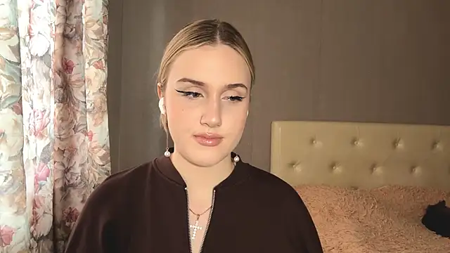 Chat XXX en directo de SachikoSpyies
