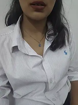Ritika_jha01 Adlı Modelin Canlı XXX Sohbeti
