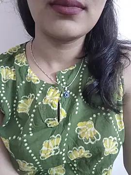 Ritika_jha01 élő XXX-chatje