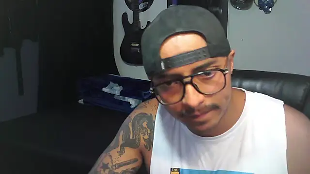 MrGoldenBoy777 webkamerás műsora