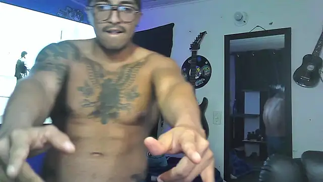 Pertunjukan Kamera Web MrGoldenBoy777