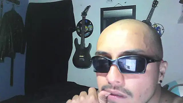 MrGoldenBoy777 Webcam Show