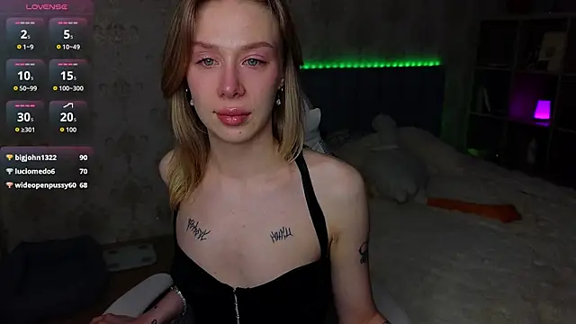 Show modela Lucia_wow na web-kameri