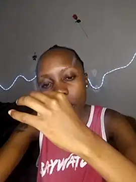 Show modela Pretty-Caramel1 na web-kameri