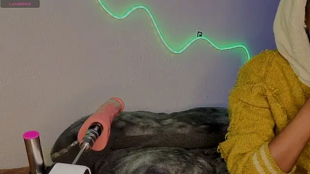 Pretty-Caramel1's Webcam Show
