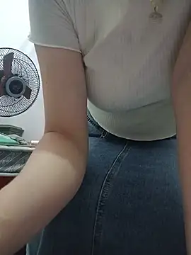 Bong_Hoa 在線直播表演