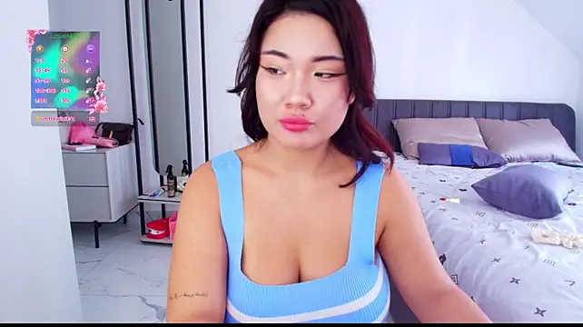 AsianLumi's Live XXX Chat