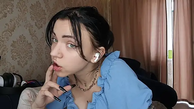 SofiVessa Adlı Modelin Canlı XXX Sohbeti