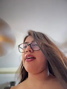 Saracalderon's Webcam Show