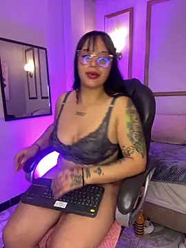 צ'אט XXX בשידור חי של Abbiee_gh
