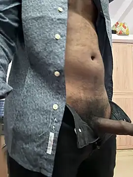 Sexey143w: διαδικτυακό σόου στην κάμερα