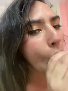 sophia_pink17 Adlı Modelin Canlı XXX Sohbeti
