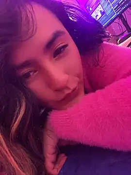 Show modela sophia_pink17 na web-kameri