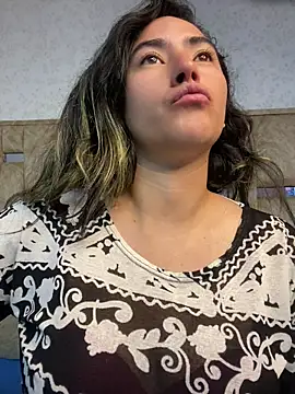 חדר צ'אט בשידור חי של sophia_pink17