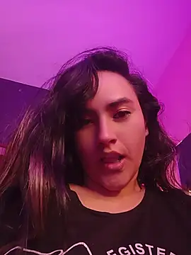sophia_pink17's Live Chat Room