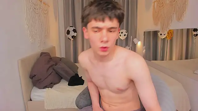 Ethan_Crowe Adlı Modelin Web Kamerası Şovu
