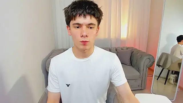Ethan_Crowe webkamerás műsora