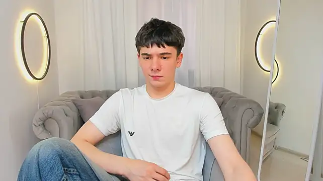 Ethan_Croweのウェブカメラショー