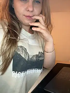 VicksyWoods Live XXX-Chat