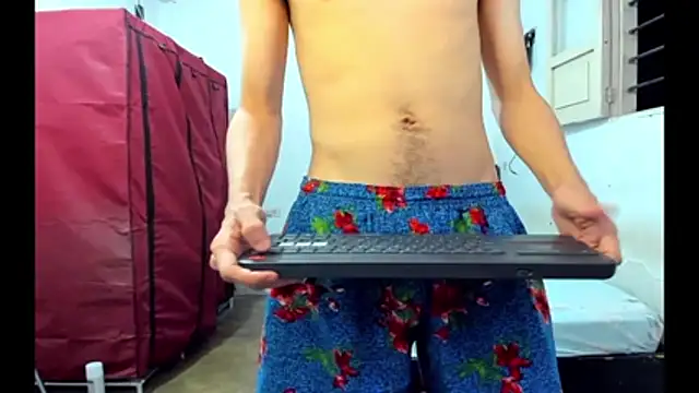 michael_top1 Show Webcam