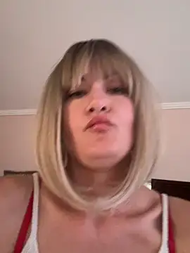 LunaFoxs live XXX chat