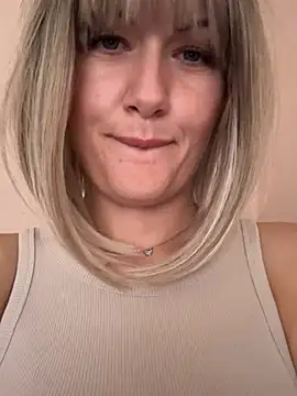Živý XXX chat LunaFoxs