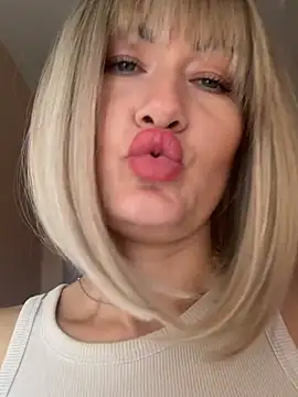LunaFoxsn Live XXX chat