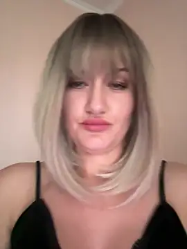 Živý XXX chat LunaFoxs